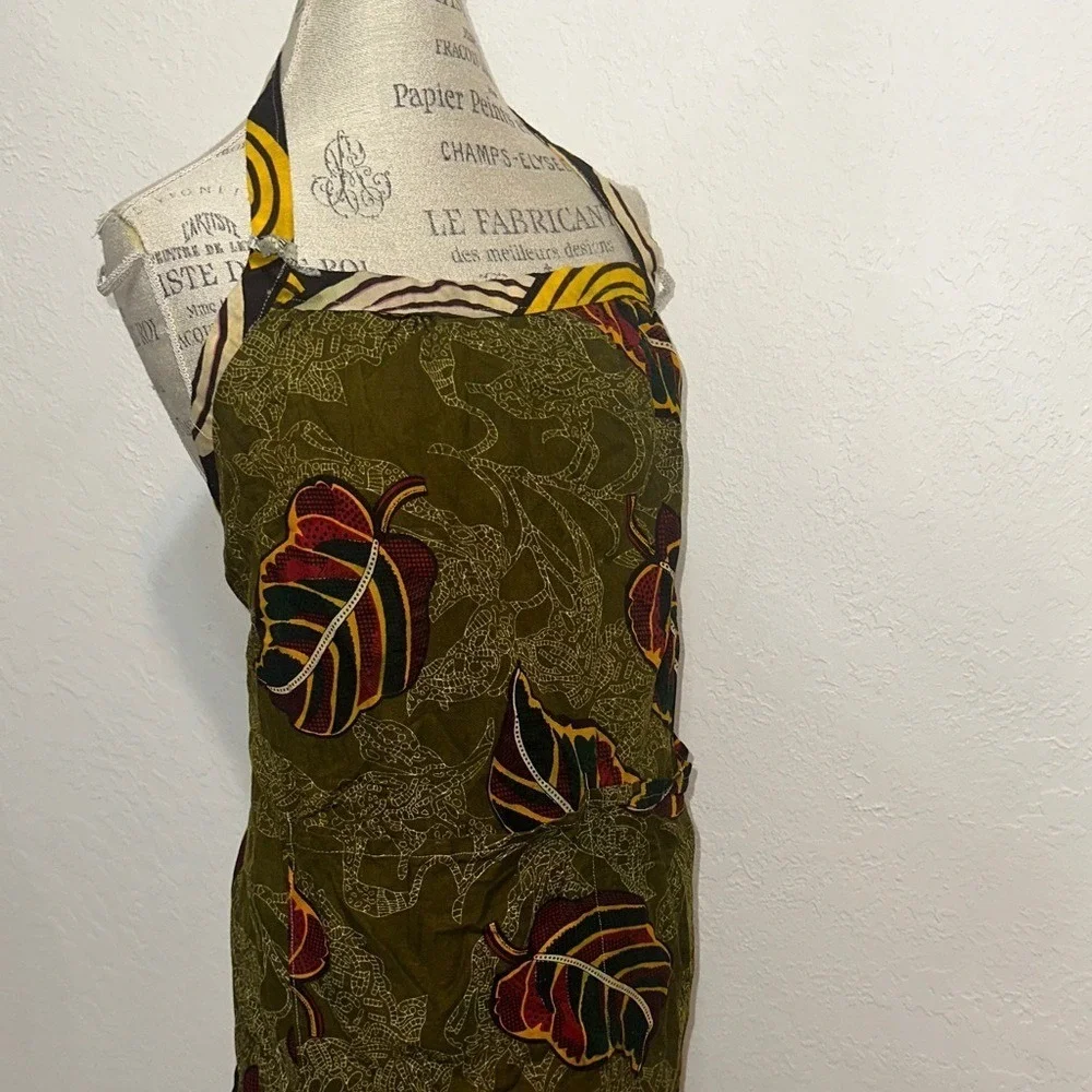 Timbali‎ Crafts Apron Olive Green Leaf Print Artisan Made Ghana Pocket